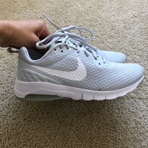 Nike Woman’s Nike Air Max Motion LW